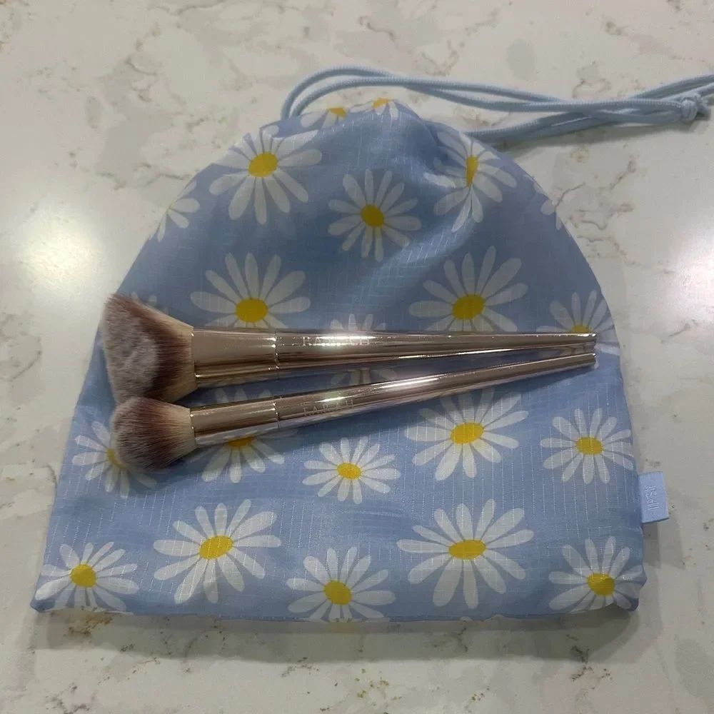 F.A.R.A.H. Make Up Bushes & Bag